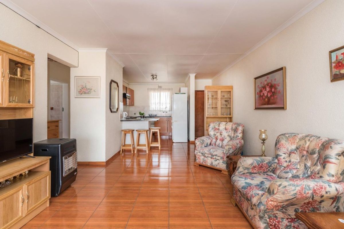 Spotless, Move-in-Ready Apartment in Family Complex. - Photo 4