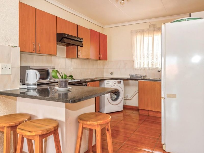 Spotless, Move-in-Ready Apartment in Family Complex. - Photo 5