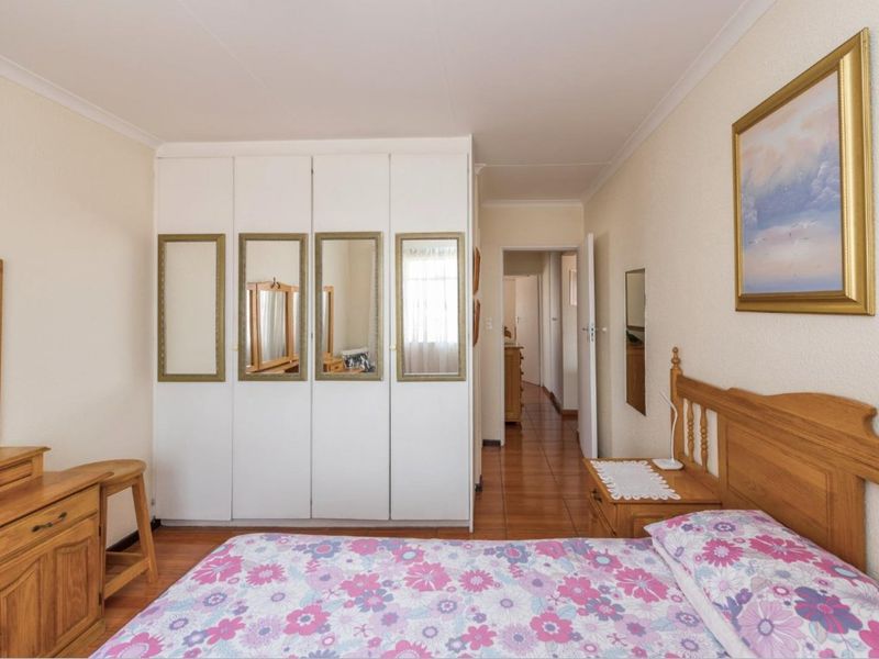 Spotless, Move-in-Ready Apartment in Family Complex. - Photo 8