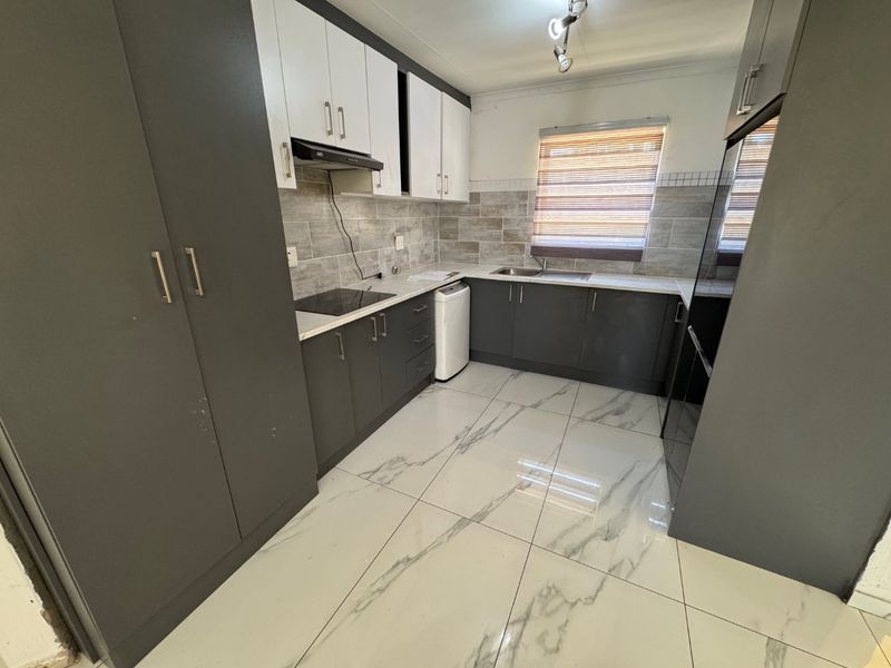 Compact and Comfortable One-Bedroom Home - Photo 6