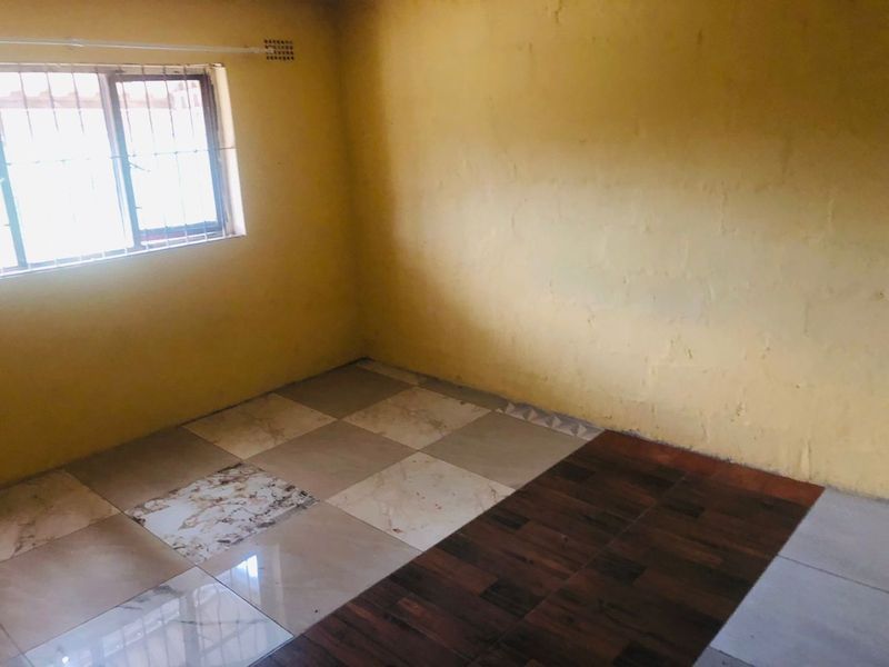 2 Bedrooms, 1 Bathroom Room To Let In Bellair, Durban - Photo 5