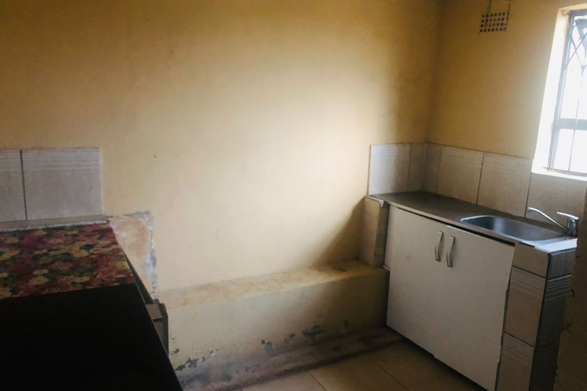 2 Bedrooms, 1 Bathroom Room To Let In Bellair, Durban - Photo 3