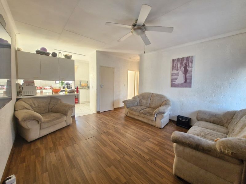 Modern Top-Floor 2-Bedroom Apartment – Prime Rynfield - Photo 6