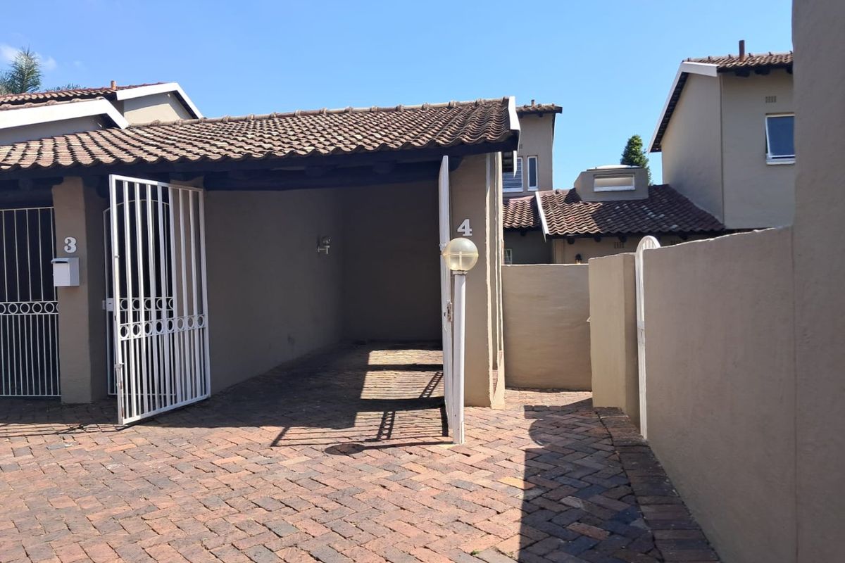 Charming Free-Standing Home in Weltevreden Park | 3 Bedrooms, 2 Bathrooms | R1,220,000 | Pet Friendly - Photo 2