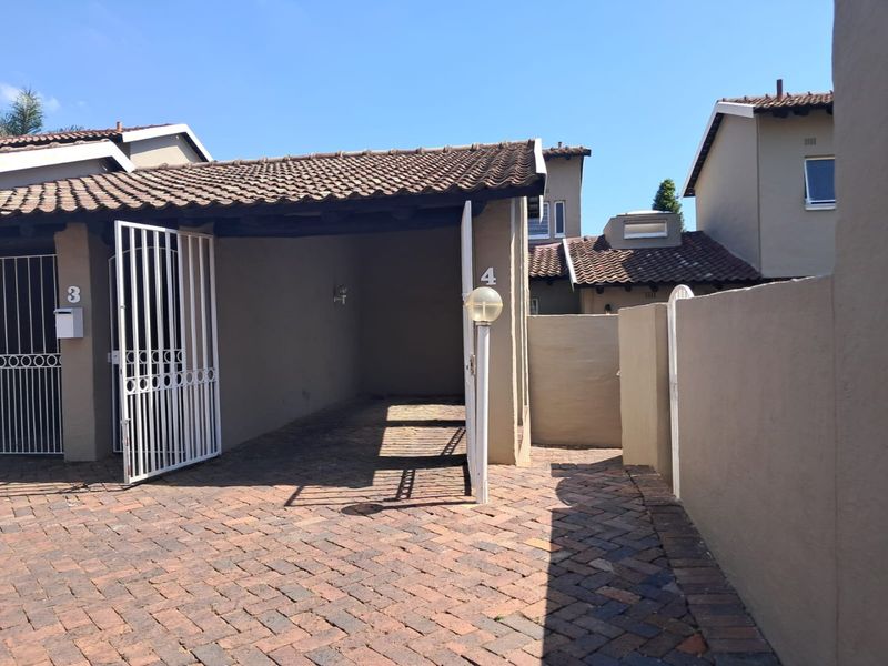 Charming Free-Standing Home in Weltevreden Park | 3 Bedrooms, 2 Bathrooms | R1,220,000 | Pet Friendly - Photo 2