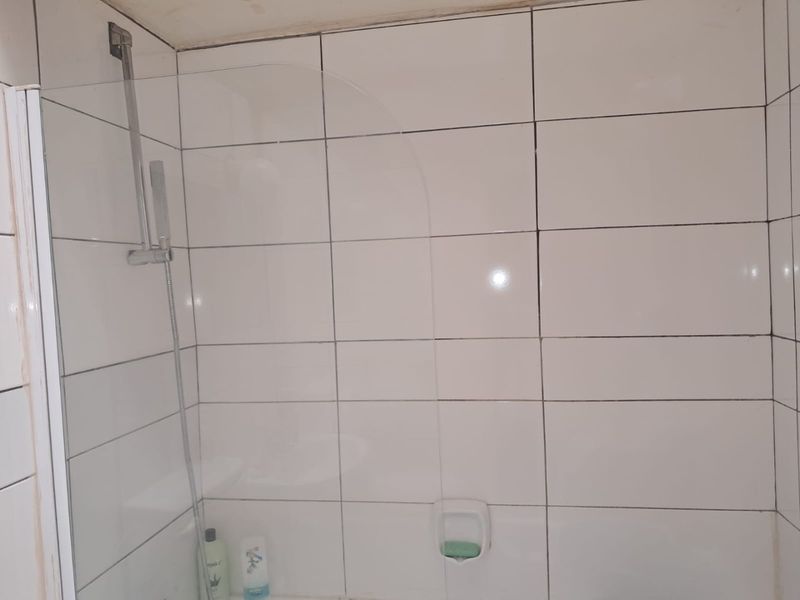 Charming Free-Standing Home in Weltevreden Park | 3 Bedrooms, 2 Bathrooms | R1,220,000 | Pet Friendly - Photo 9