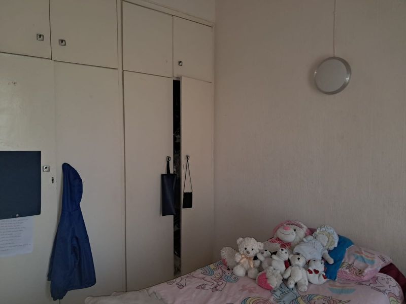 Charming Free-Standing Home in Weltevreden Park | 3 Bedrooms, 2 Bathrooms | R1,220,000 | Pet Friendly - Photo 8