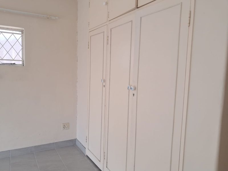 Stylish, Spacious & Ideally Situated Apartment — Not to Be Missed - Photo 10