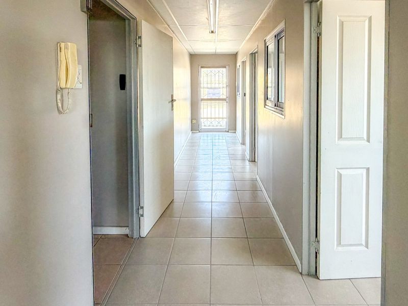 The Gonubie Game-Changer – Prime Business Hub with a Residential Bonus That Pays You Back. Vat Registered Seller.  - Photo 7