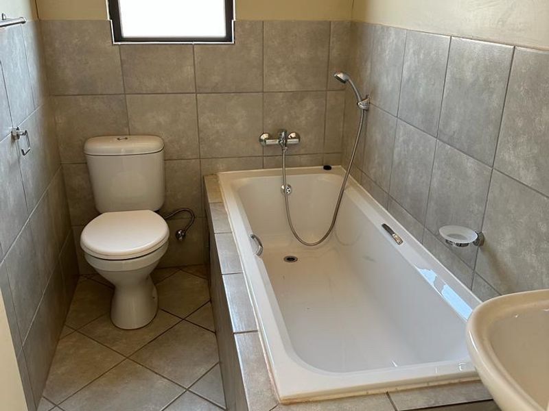 New development house at windmill ext 32 - Photo 8