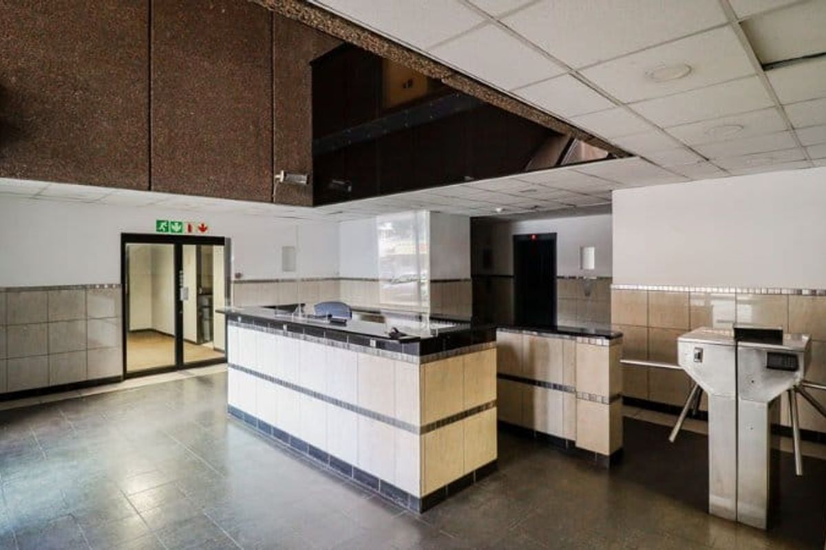 A landmark office to rent in Braamfontein, Johannesburg.  - Photo 3