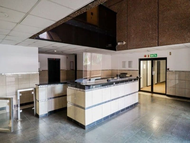 A landmark office to rent in Braamfontein, Johannesburg.  - Photo 4