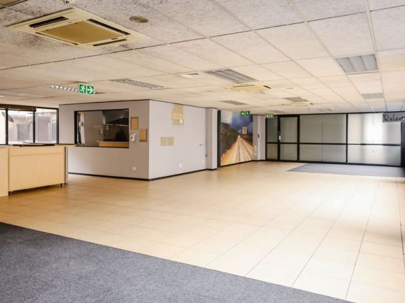 A landmark office to rent in Braamfontein, Johannesburg.  - Photo 8