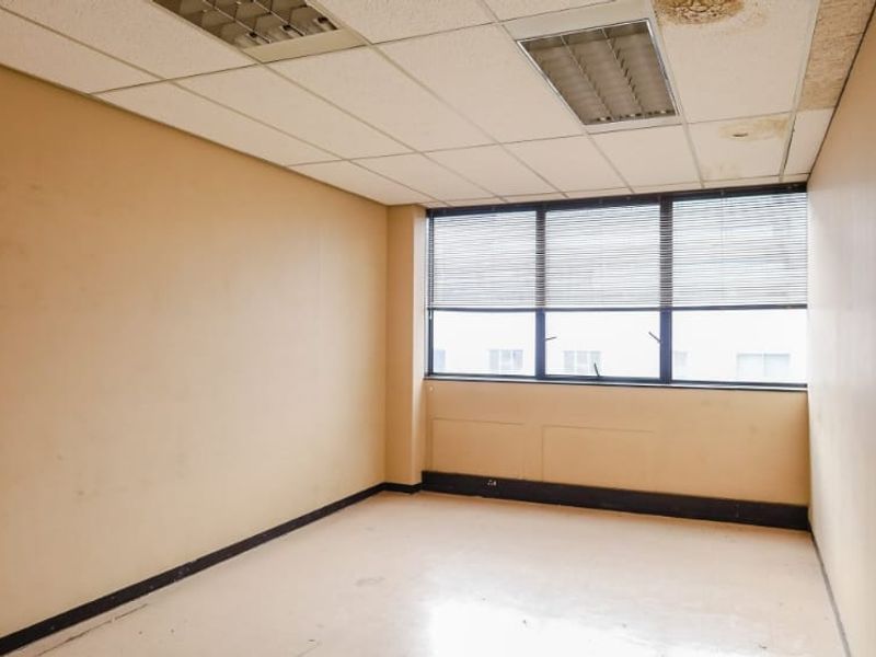 A landmark office to rent in Braamfontein, Johannesburg.  - Photo 7