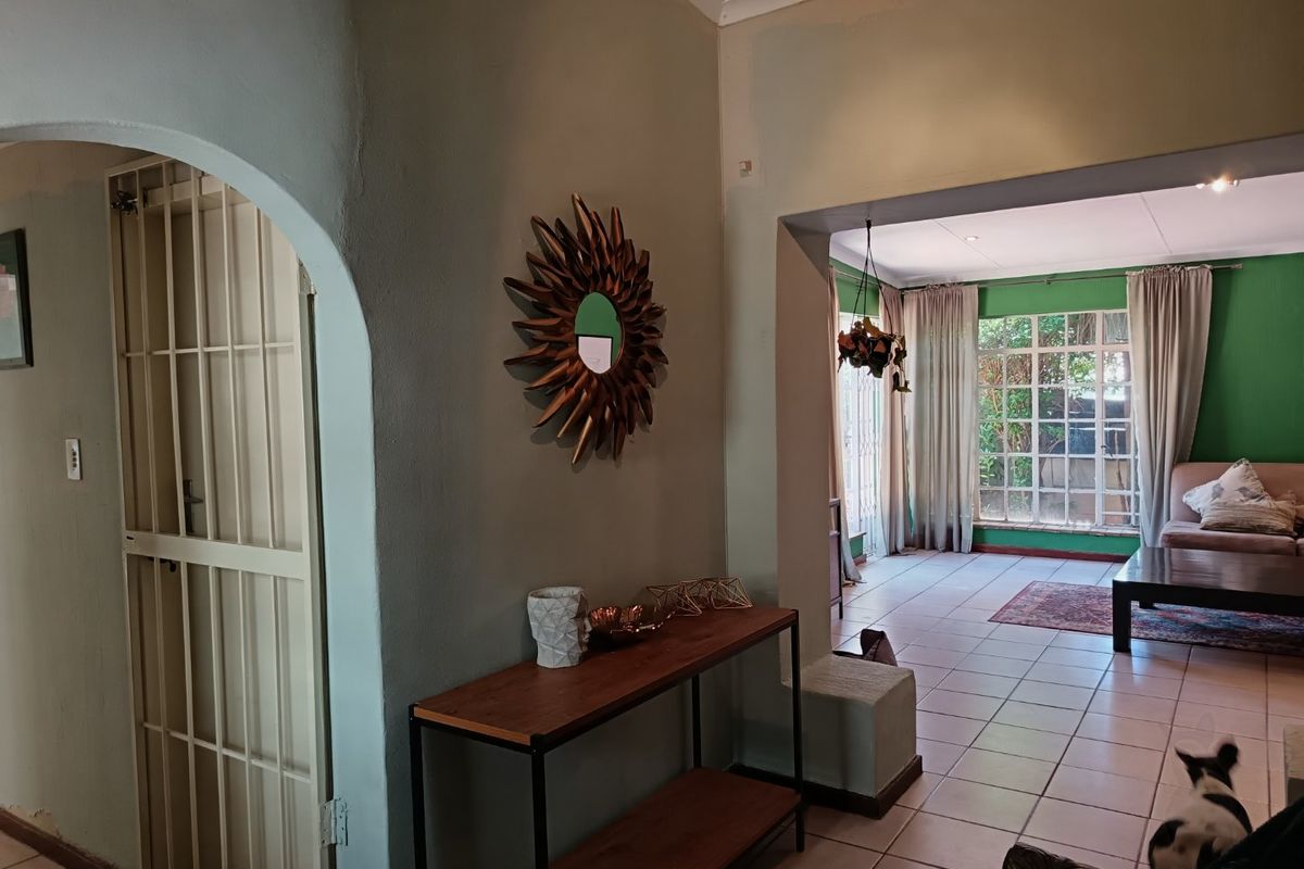 3 BEDROOM HOME IS CALLING YOU - Photo 3