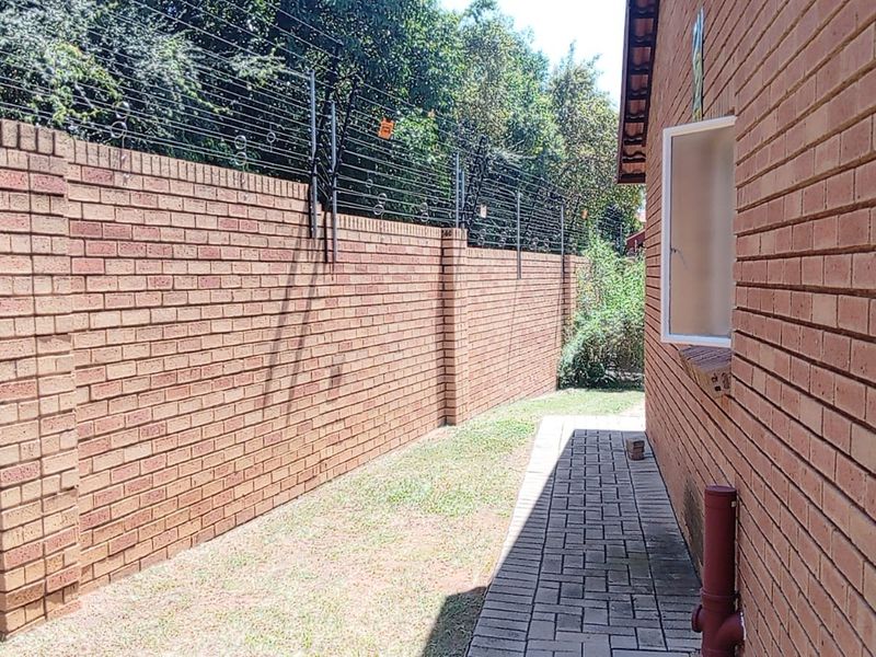 Secure & Spacious Family Home To Let - Photo 3