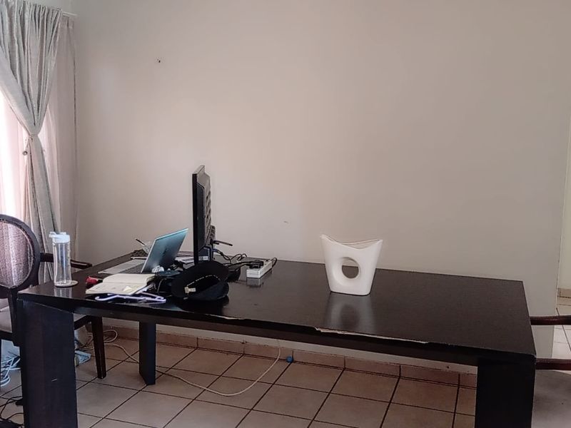 Secure & Spacious Family Home To Let - Photo 9