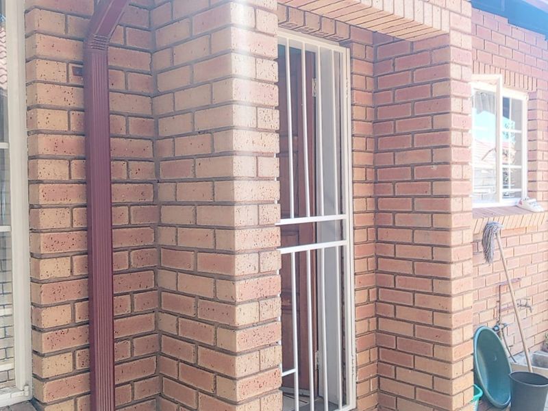 Secure & Spacious Family Home To Let - Photo 7