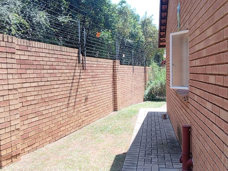 Secure & Spacious Family Home To Let - Photo 2