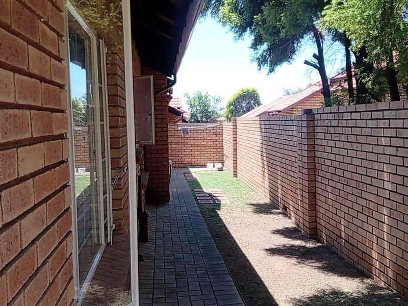 Secure & Spacious Family Home To Let - Photo 5