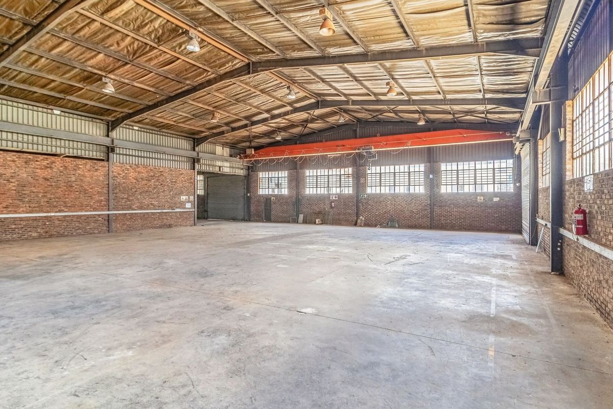 Prime Industrial Warehouse To Let in Meadowdale, Germiston - Photo 5