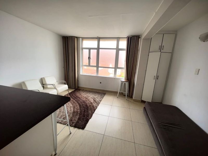 1 Bedroom, 1 Bathroom Apartment For Sale In Point, Durban - Photo 2