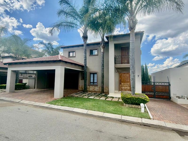 Elegant 3-Bedroom Home in Exclusive Security Estate - Photo 2