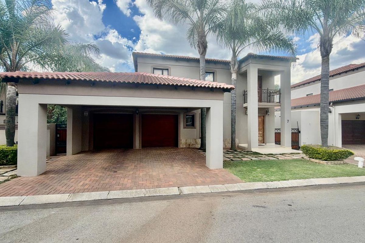 Elegant 3-Bedroom Home in Exclusive Security Estate - Photo 3