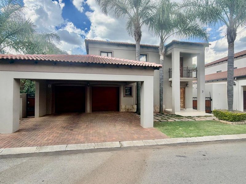 Elegant 3-Bedroom Home in Exclusive Security Estate - Photo 3