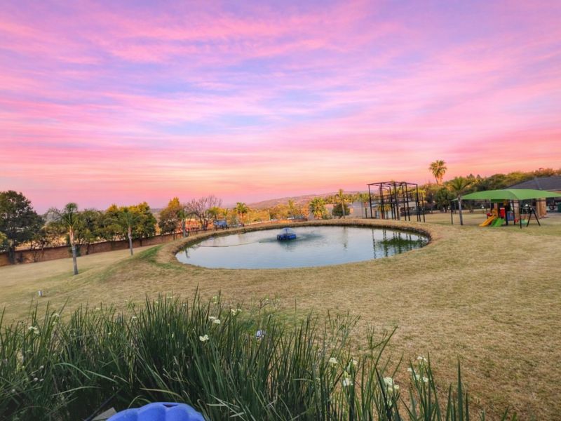 Exceptional Value – Designer family  home of space and sophistication on 1.3 Hectares in sought after Estate, Mooikloof Equestrian Estate - Photo 4