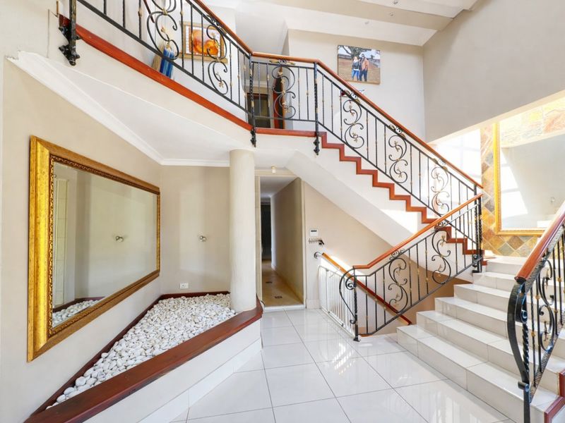 Exceptional Value – Designer family  home of space and sophistication on 1.3 Hectares in sought after Estate, Mooikloof Equestrian Estate - Photo 7