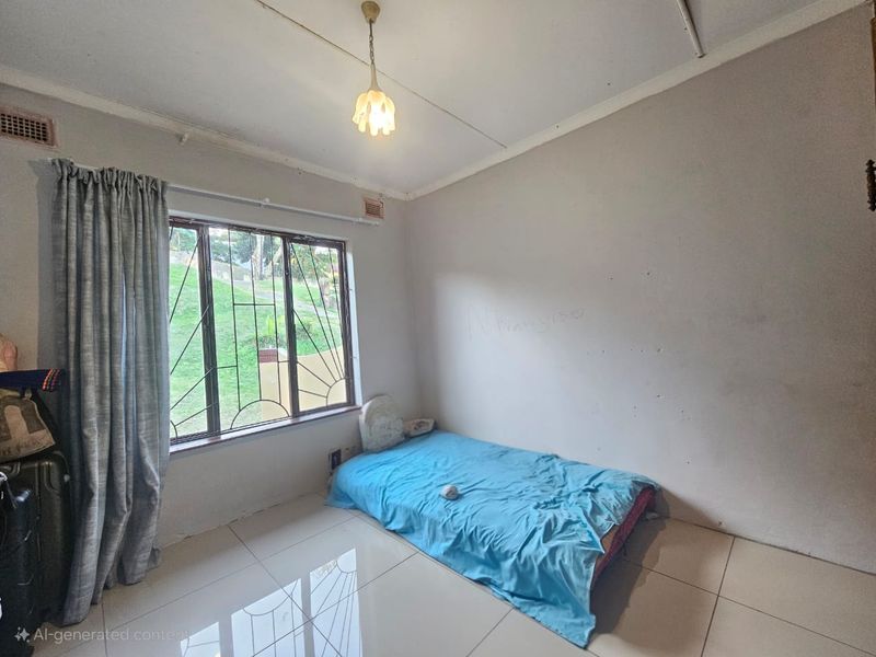 A comfortable 3 bedroom house with a large land for improvements in a suburb with beautiful sea view - Photo 9