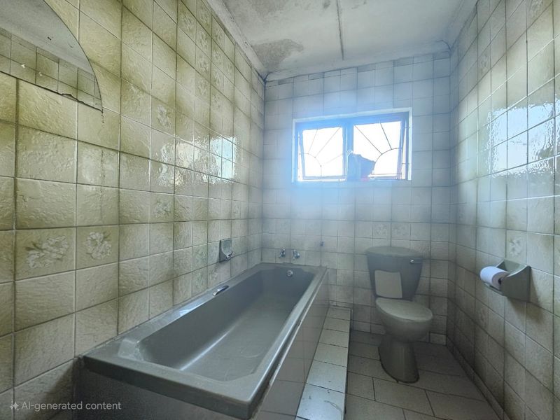 A comfortable 3 bedroom house with a large land for improvements in a suburb with beautiful sea view - Photo 7