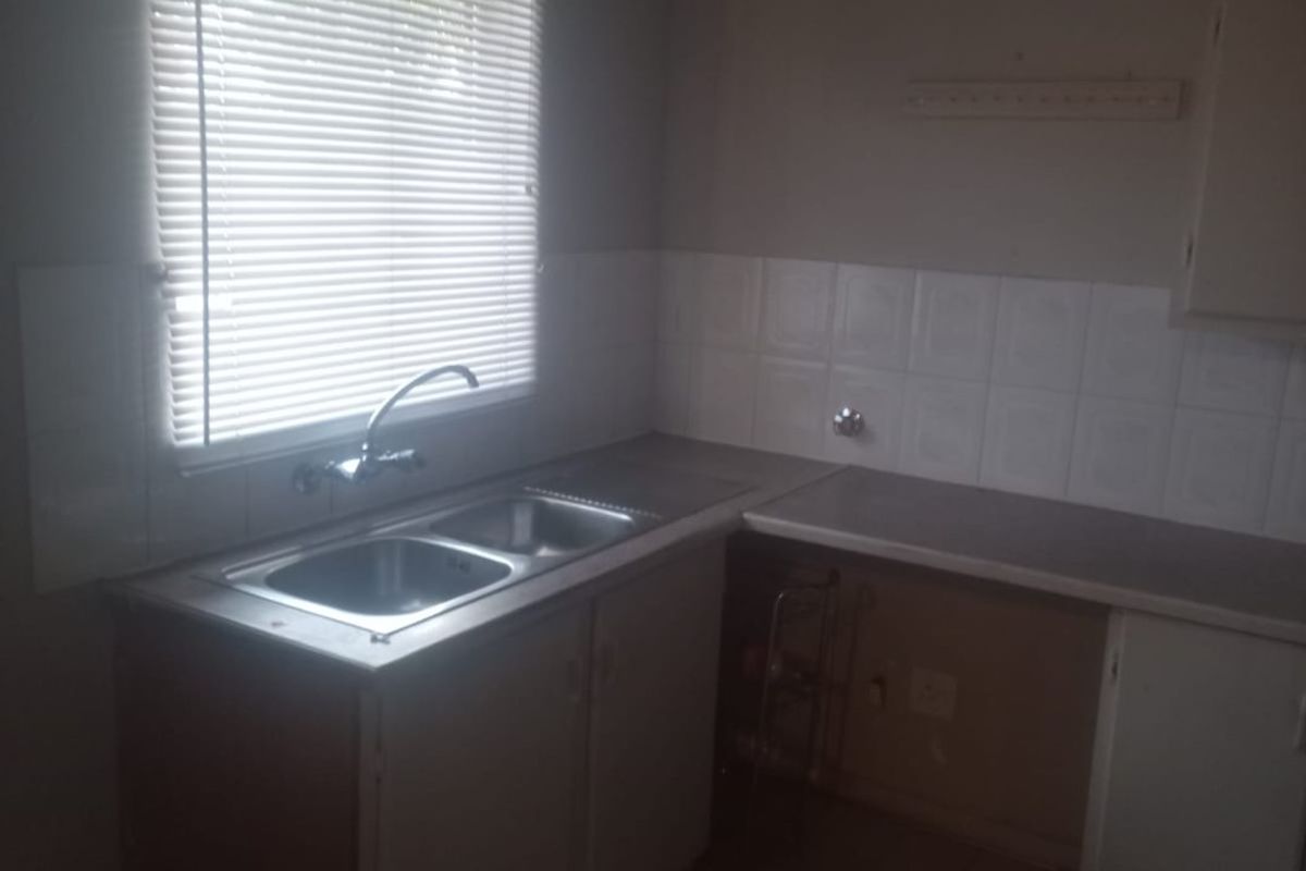 2 Bedroom House For Sale in The Orchards - Photo 2