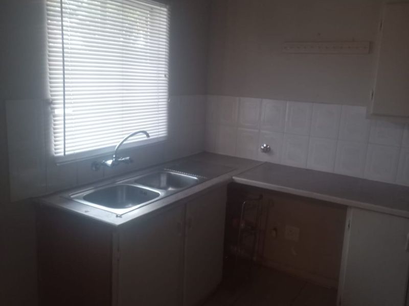 2 Bedroom House For Sale in The Orchards - Photo 2