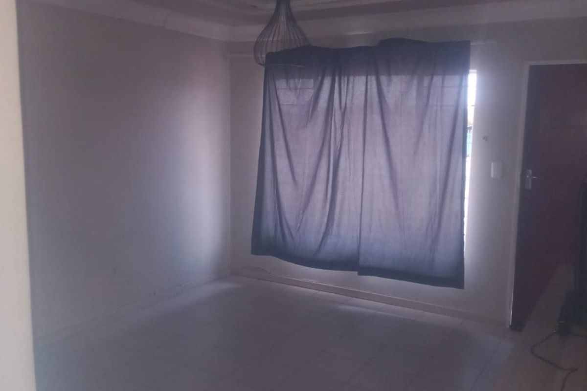 2 Bedroom House For Sale in The Orchards - Photo 5