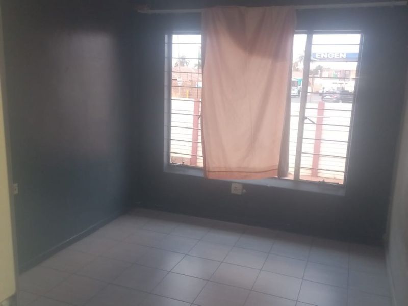 2 Bedroom House For Sale in The Orchards - Photo 6