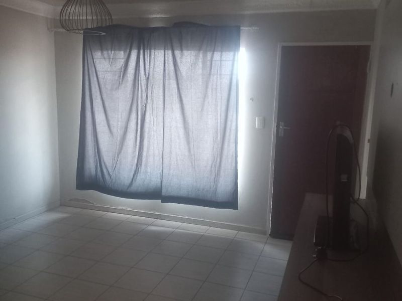 2 Bedroom House For Sale in The Orchards - Photo 4