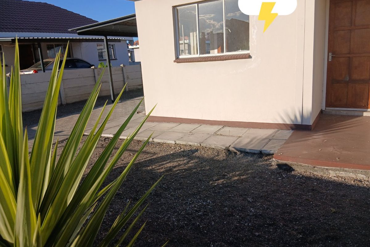 Fresh start in Platinum Village - Move in Ready & Waiting for You! - Photo 5