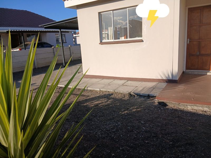 Fresh start in Platinum Village - Move in Ready & Waiting for You! - Photo 5