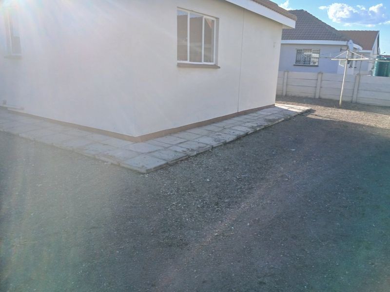 Fresh start in Platinum Village - Move in Ready & Waiting for You! - Photo 6