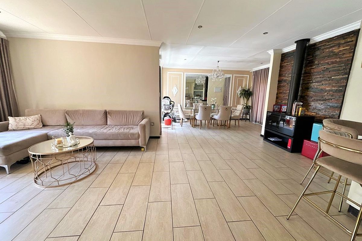 The BEST Buy ever - Bargain,  Elegant,  Spacious, Tranquil. - Photo 3