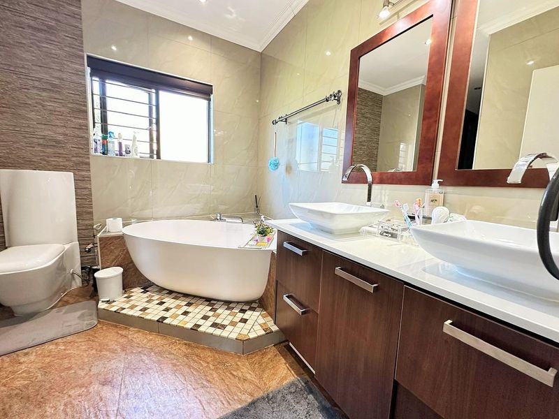 The BEST Buy ever - Bargain,  Elegant,  Spacious, Tranquil. - Photo 10