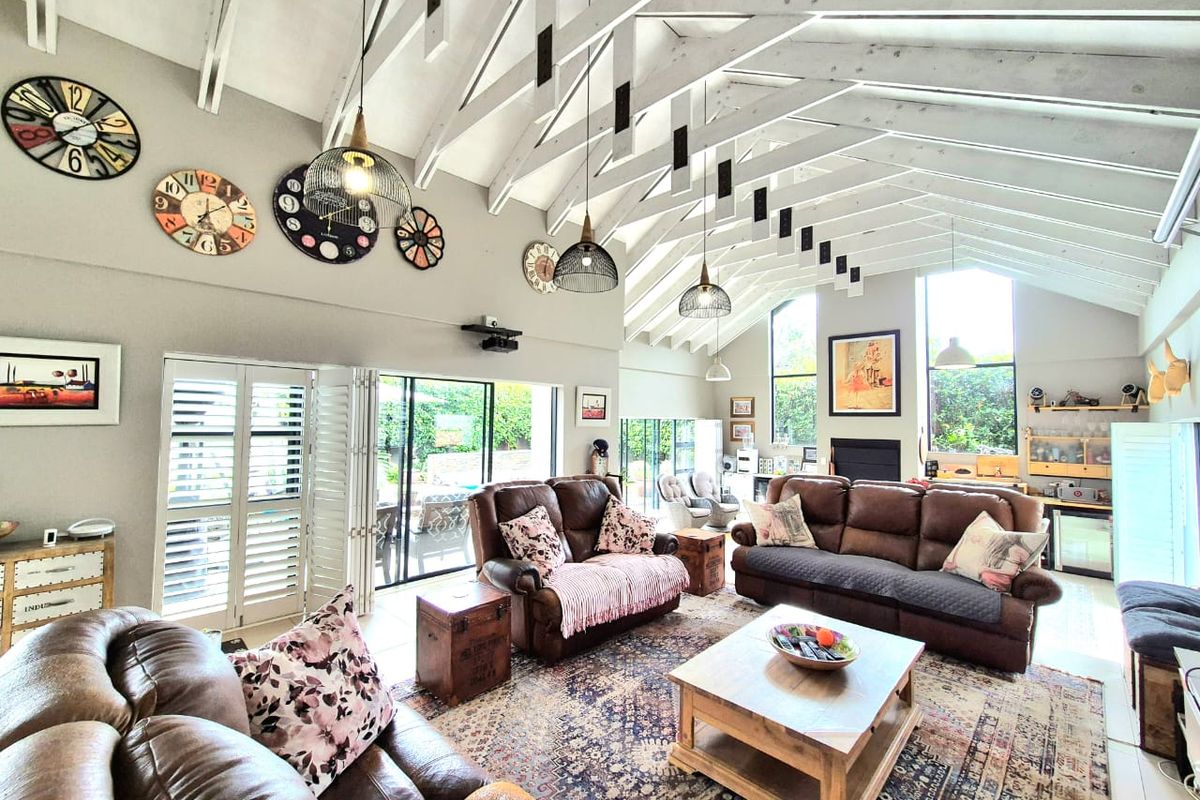 Discover Your Dream Home in Prestigious Midstream Ridge Estate! - Photo 2