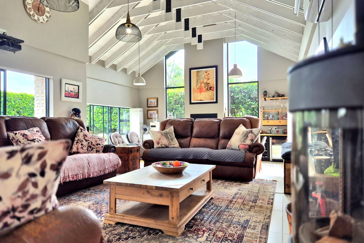 Discover Your Dream Home in Prestigious Midstream Ridge Estate! - Photo 3