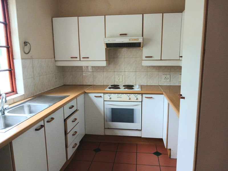 Three Bedroom Townhouse with a Private Garden - Photo 5