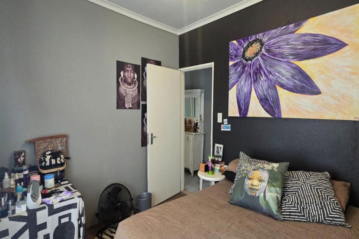 3 Bedroom House for Sale in Glen Marais - Photo 4