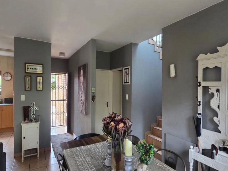 3 Bedroom House for Sale in Glen Marais - Photo 6