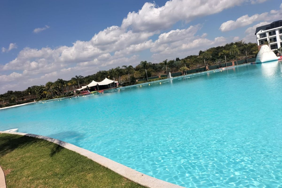 ONE BEDROOM AND ONE BATHROOM - Photo 2