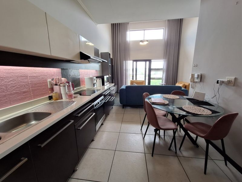 Stylish 1-Bedroom Flat with Amazing Views & Top Security!  - Photo 4